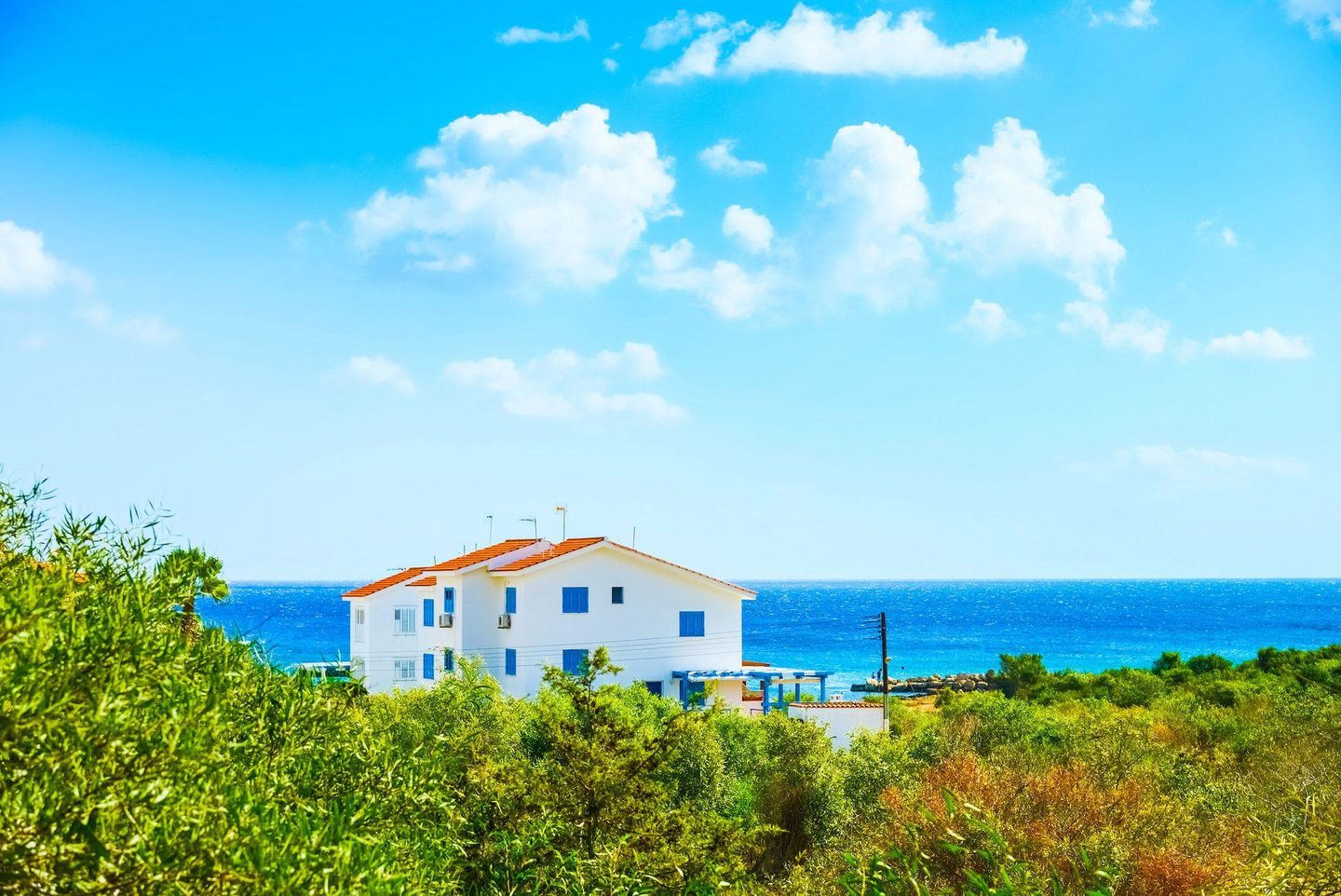 Moderne Villa mit Meerblick auf Zypern
